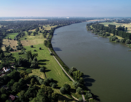 Rhein aus der Vogelperspektive