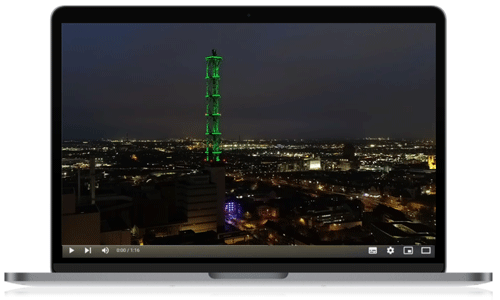 Beleuchteter Stadtwerketurm