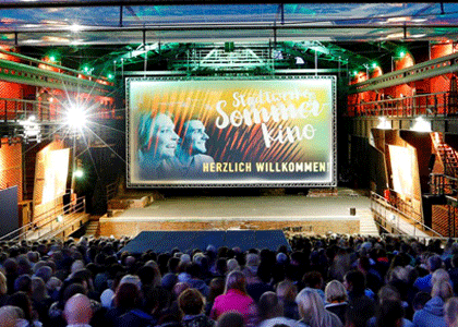 Leinwand im Sommerkino